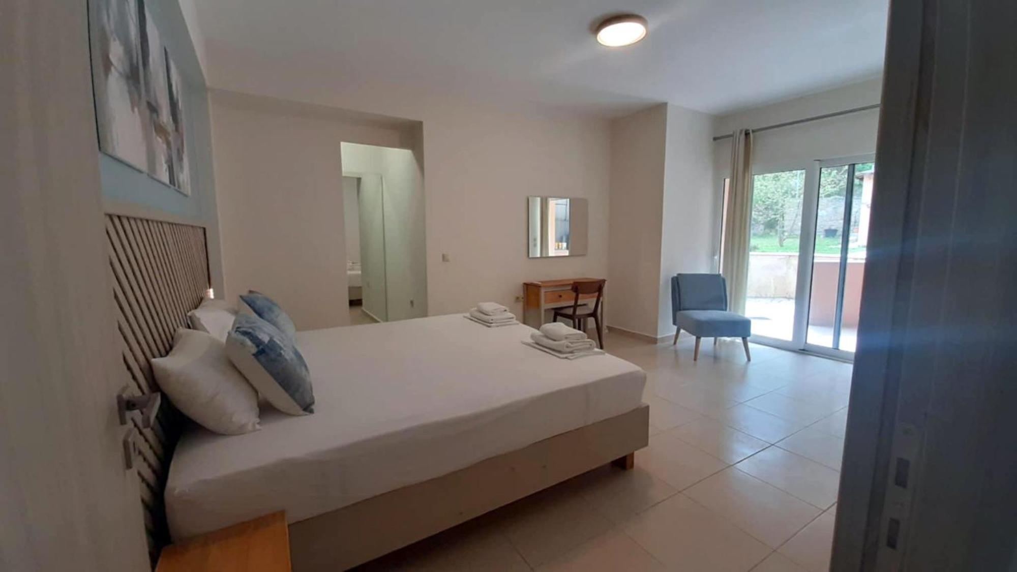 Loggos View Apartments Lixouri Bagian luar foto