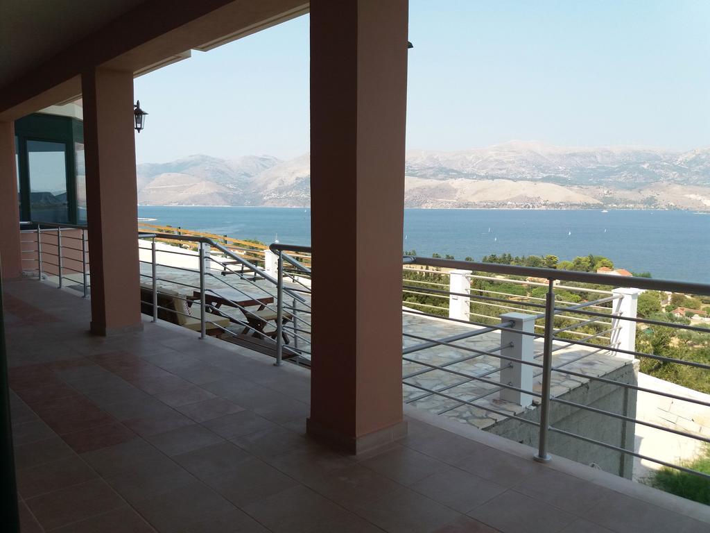 Loggos View Apartments Lixouri Bagian luar foto