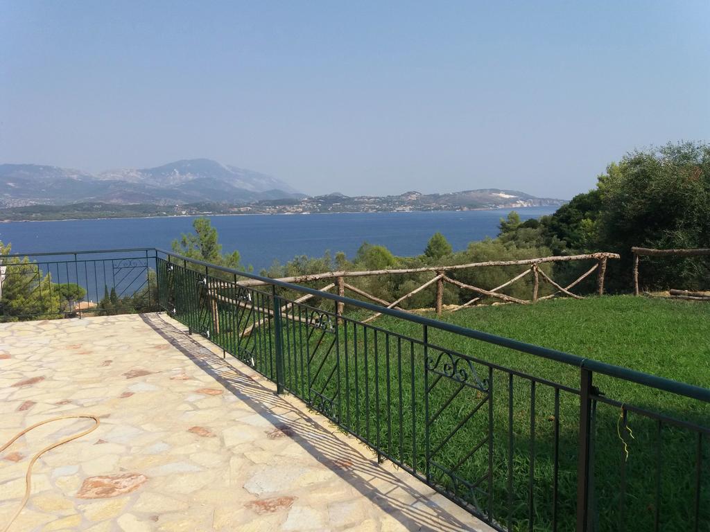 Loggos View Apartments Lixouri Bagian luar foto